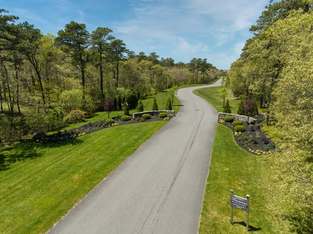 34 Paddock Road Oak Bluffs MA 02557