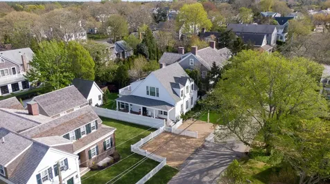 95 School Street Edgartown MA 02539