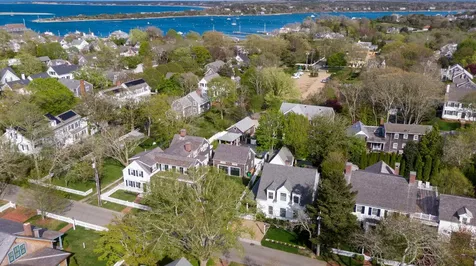 95 School Street Edgartown MA 02539