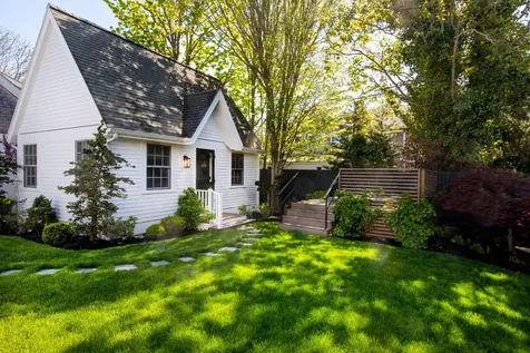 95 School Street Edgartown MA 02539