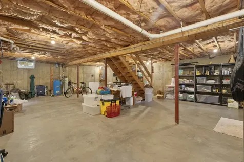 111 Charles Neck Way West Tisbury MA 02575