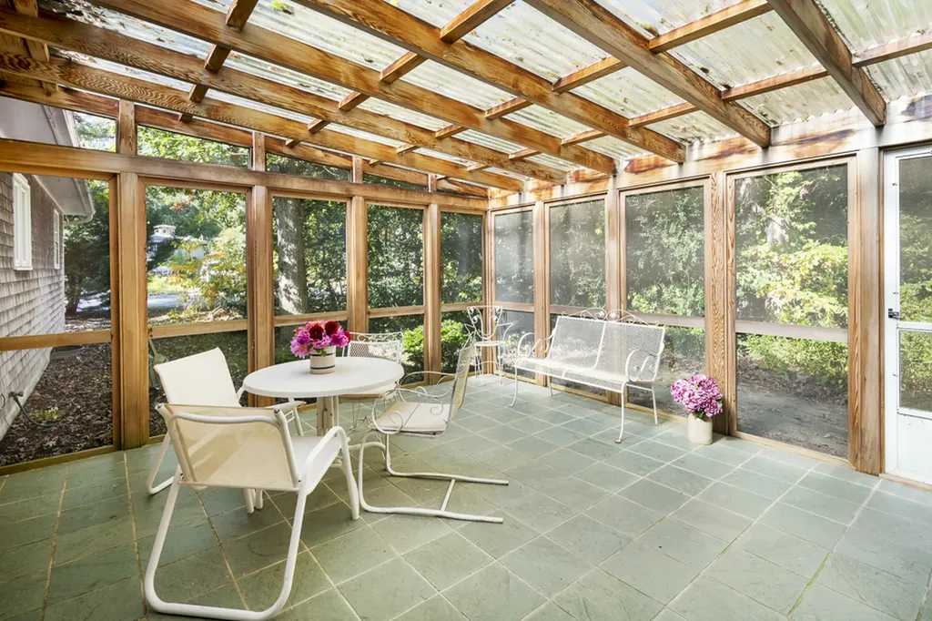 75 Fairfield Avenue Vineyard Haven MA 02568