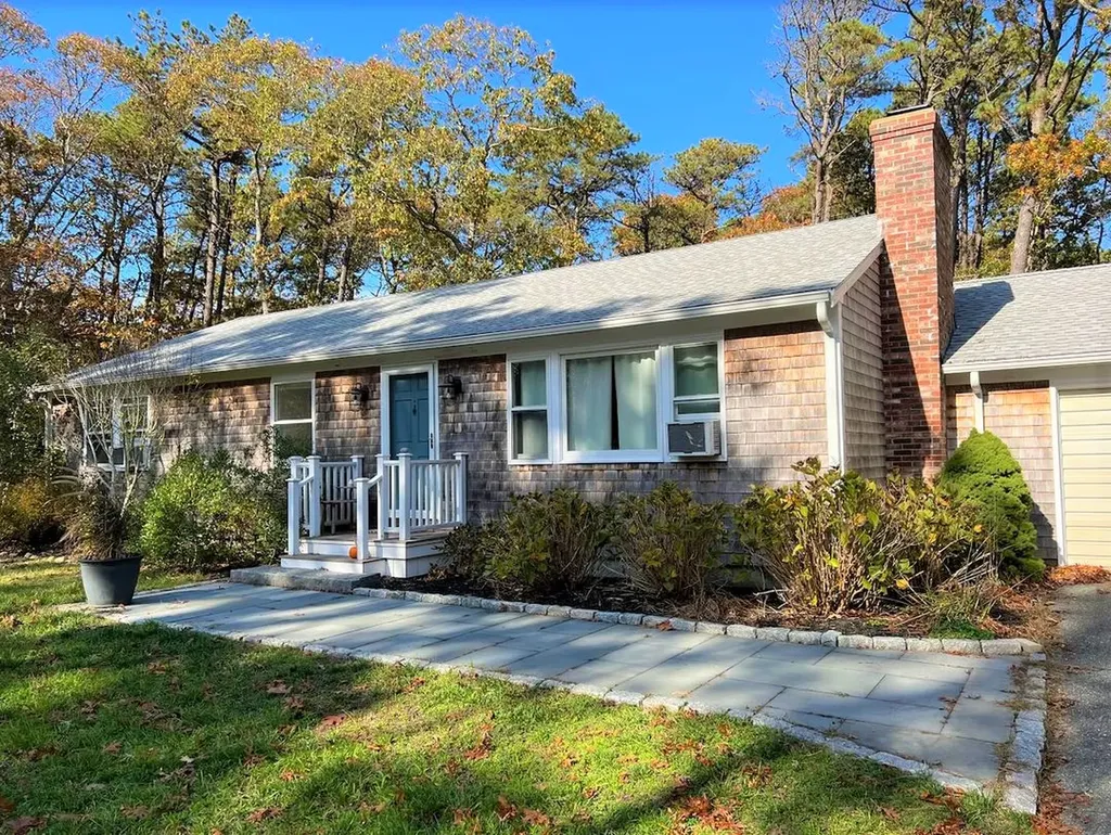 13 Grimmett Way Vineyard Haven MA 02568