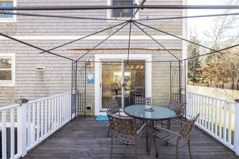 45 Washington Avenue Oak Bluffs MA 02557