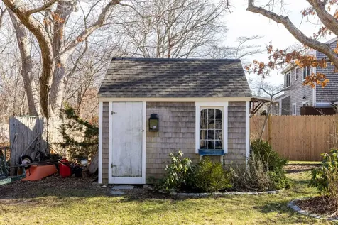 45 Washington Avenue Oak Bluffs MA 02557