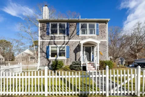 45 Washington Avenue Oak Bluffs MA 02557