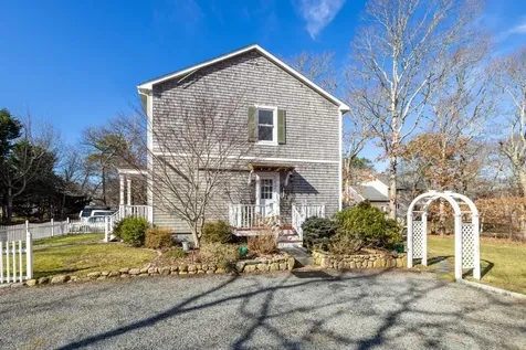 45 Washington Avenue Oak Bluffs MA 02557