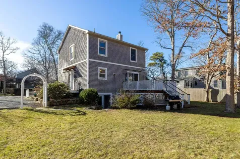 45 Washington Avenue Oak Bluffs MA 02557