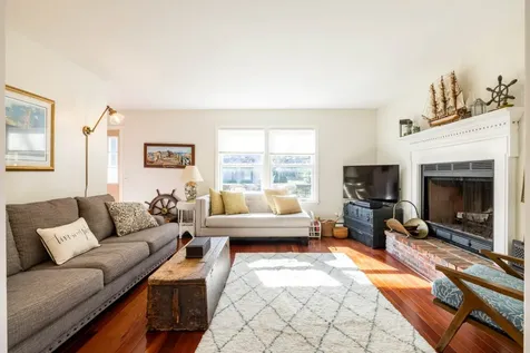 45 Washington Avenue Oak Bluffs MA 02557