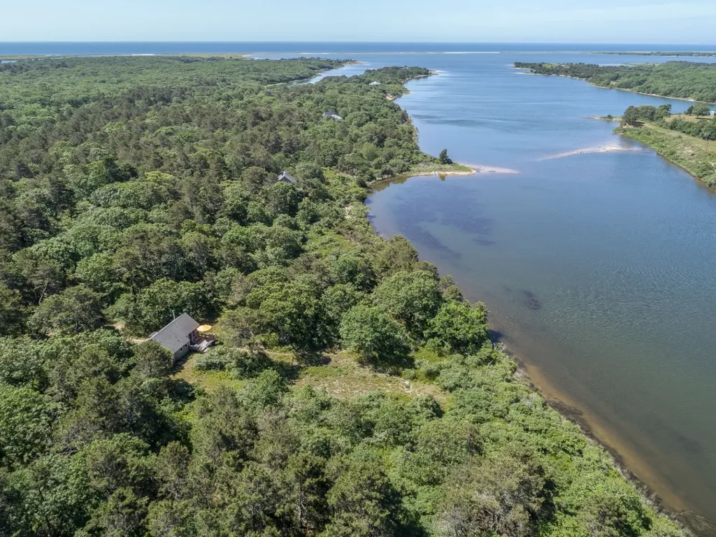 119 Old Thumb Point Road West Tisbury MA 02575