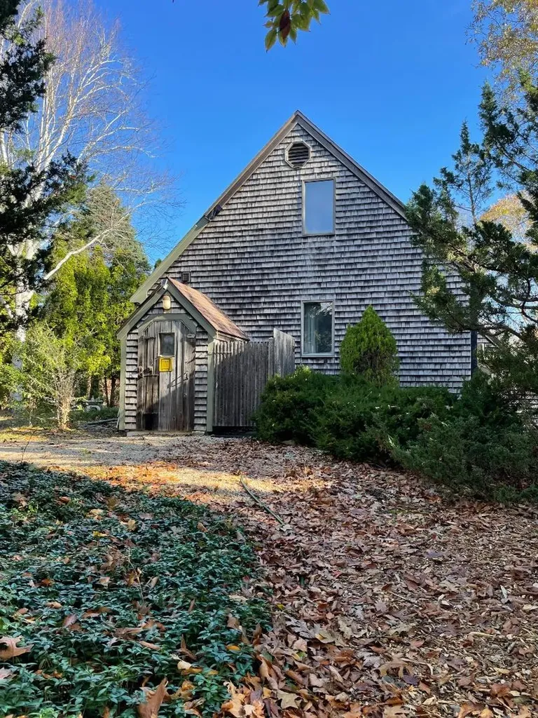 10 Briarwood Lane West Tisbury MA 02575
