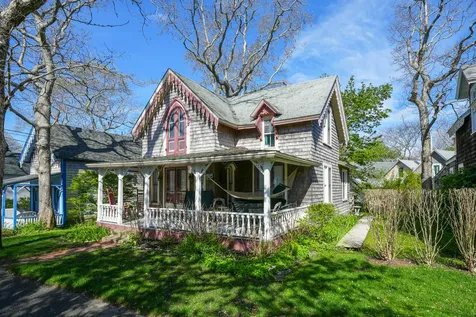 12 Cottage Park Oak Bluffs MA 02557