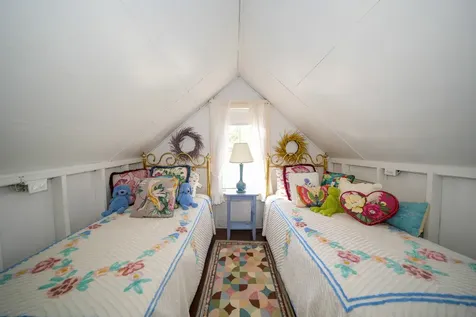 12 Cottage Park Oak Bluffs MA 02557