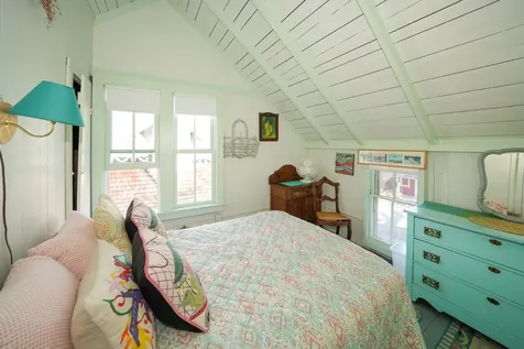 12 Cottage Park Oak Bluffs MA 02557