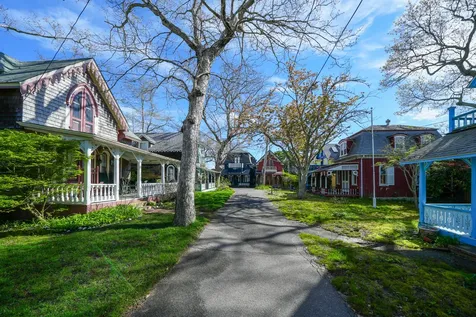 12 Cottage Park Oak Bluffs MA 02557