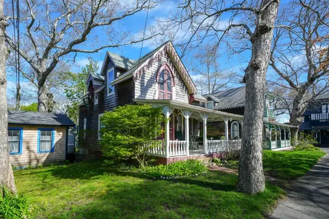 12 Cottage Park Oak Bluffs MA 02557