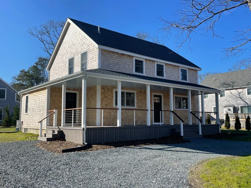 84 California Avenue Oak Bluffs MA 02557