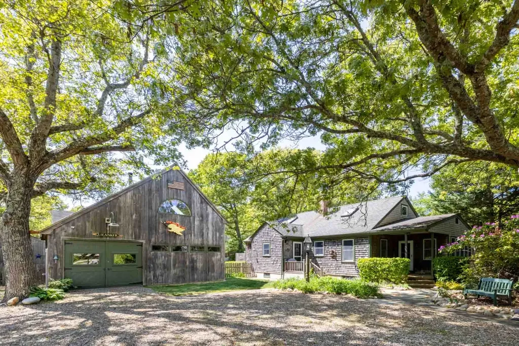 179 County Road Oak Bluffs, MA Martha's Vineyard Real Estate