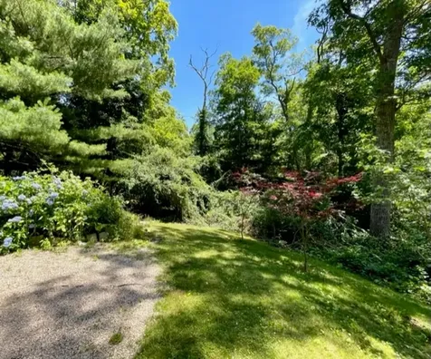 10 Canterbury Lane Vineyard Haven MA 02568