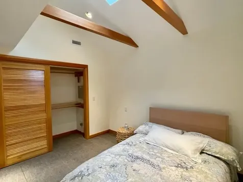 10 Canterbury Lane Vineyard Haven MA 02568