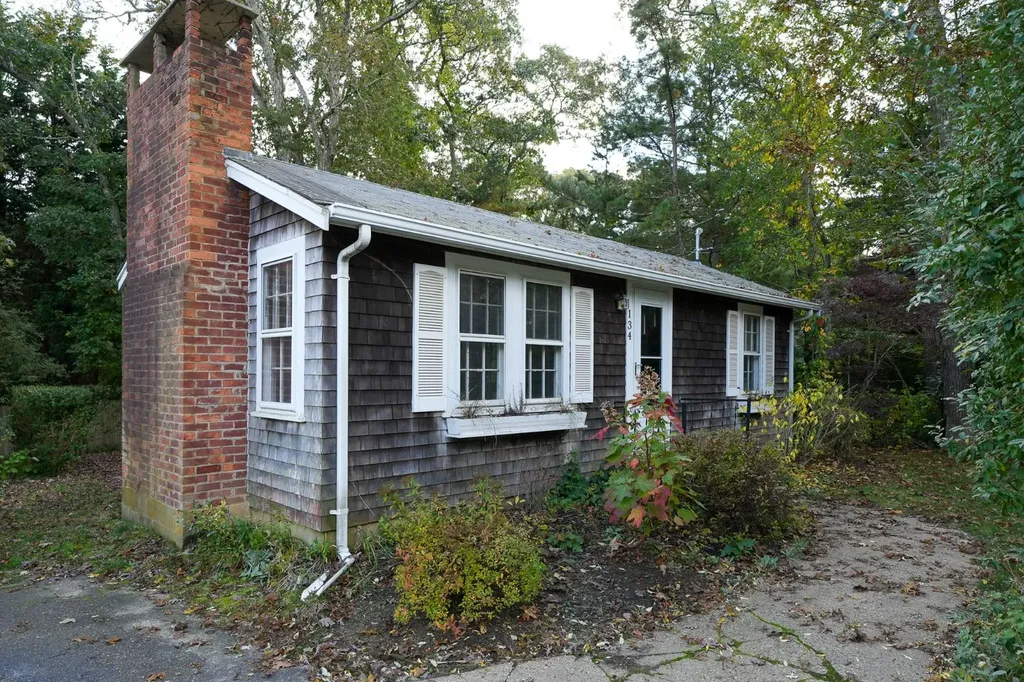 134 Barnes Road Oak Bluffs MA 02557
