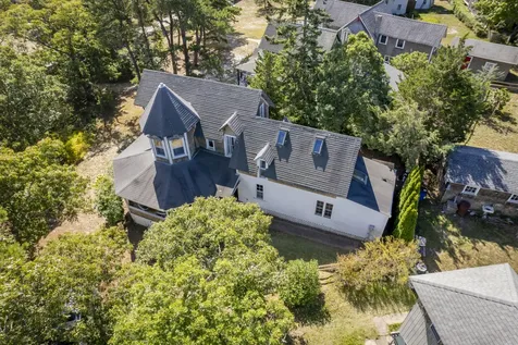 20 John Wesley Avenue Oak Bluffs MA 02557