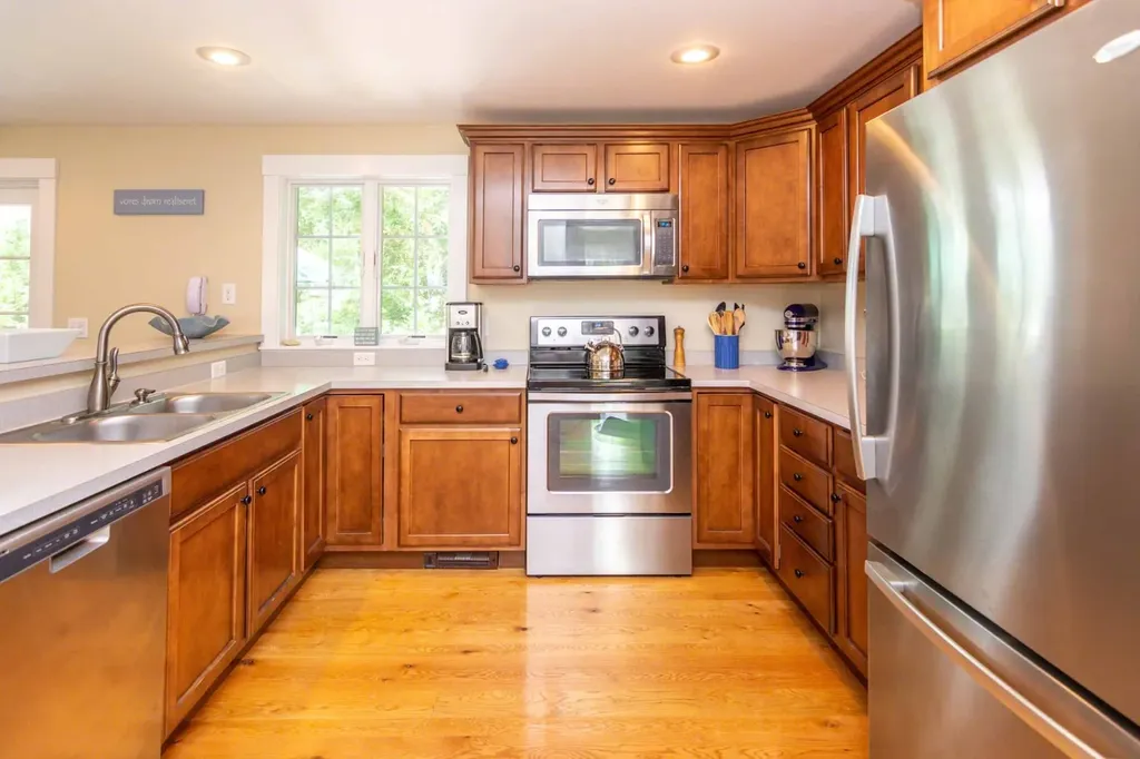 196 Spring Hill Road Vineyard Haven MA 02568