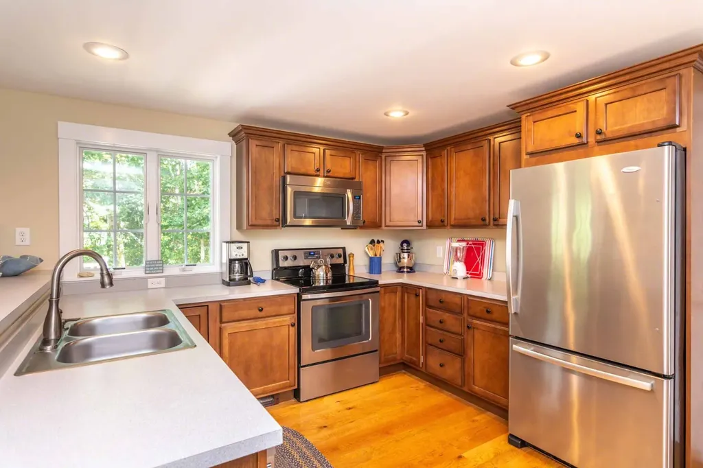 196 Spring Hill Road Vineyard Haven MA 02568