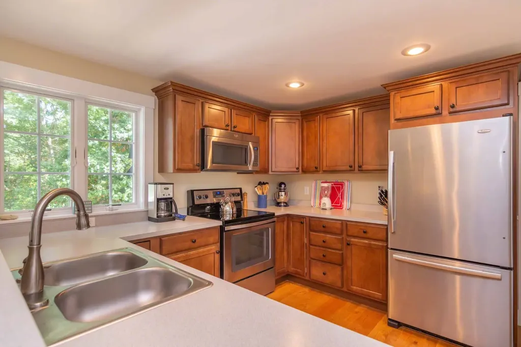 196 Spring Hill Road Vineyard Haven MA 02568