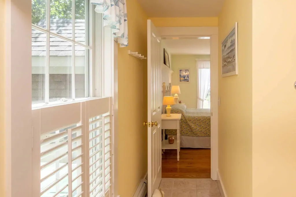 196 Spring Hill Road Vineyard Haven MA 02568