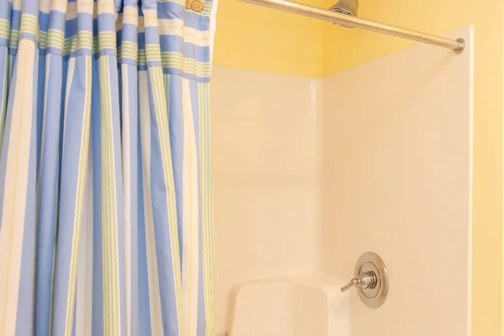 196 Spring Hill Road Vineyard Haven MA 02568