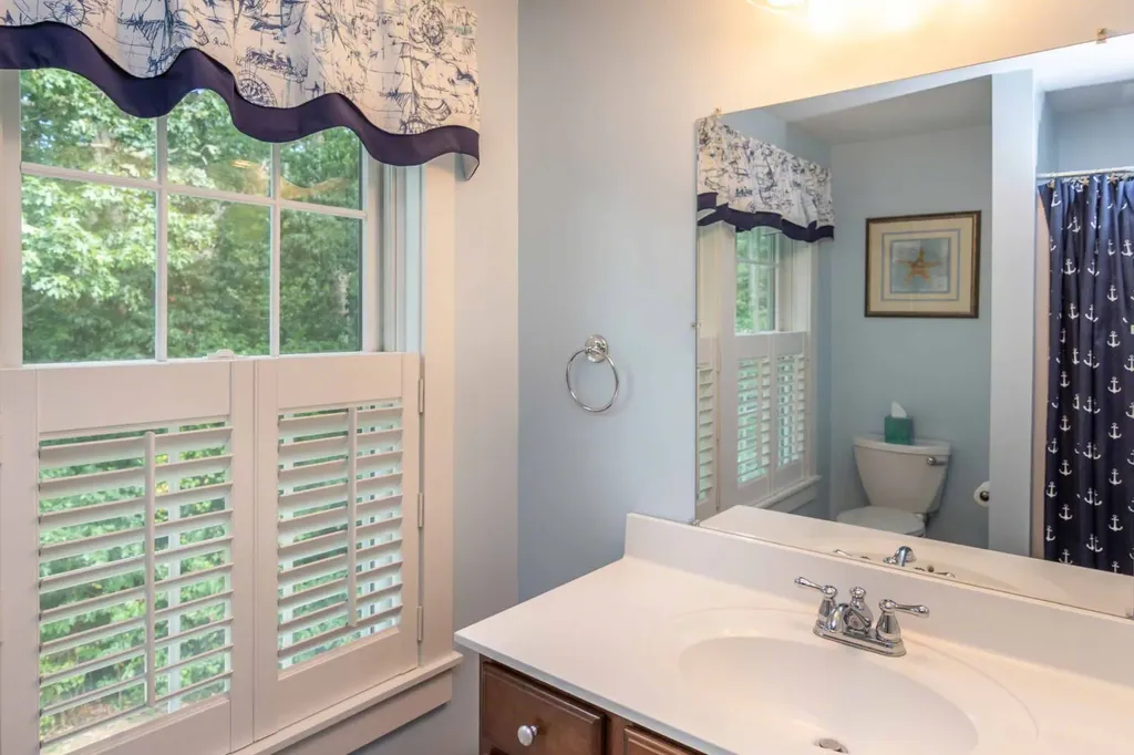 196 Spring Hill Road Vineyard Haven MA 02568