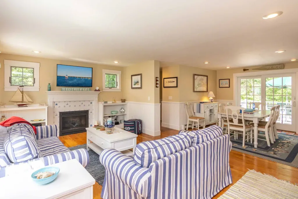 196 Spring Hill Road Vineyard Haven MA 02568