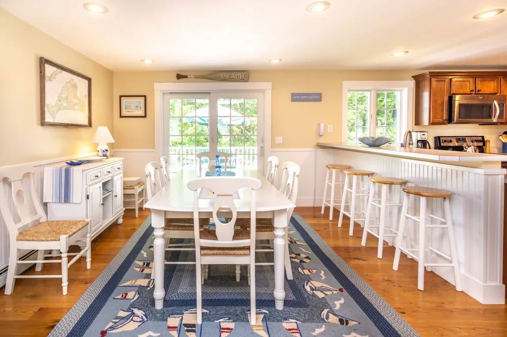 196 Spring Hill Road Vineyard Haven MA 02568