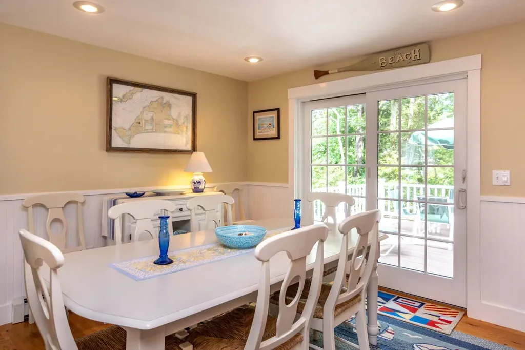 196 Spring Hill Road Vineyard Haven MA 02568