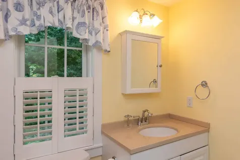 196 Spring Hill Road Vineyard Haven MA 02568