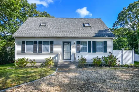 66 Forest Avenue Oak Bluffs MA 02557