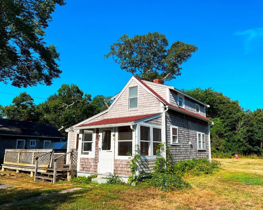 13 Andrews Road Vineyard Haven MA 02568