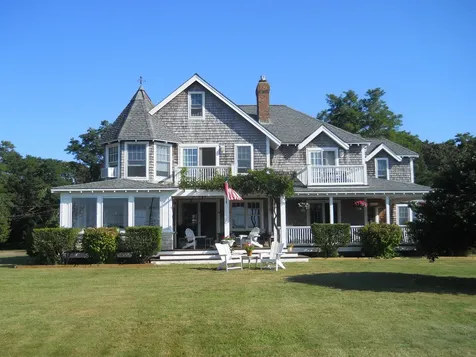 4 Troy Street Oak Bluffs MA 02557