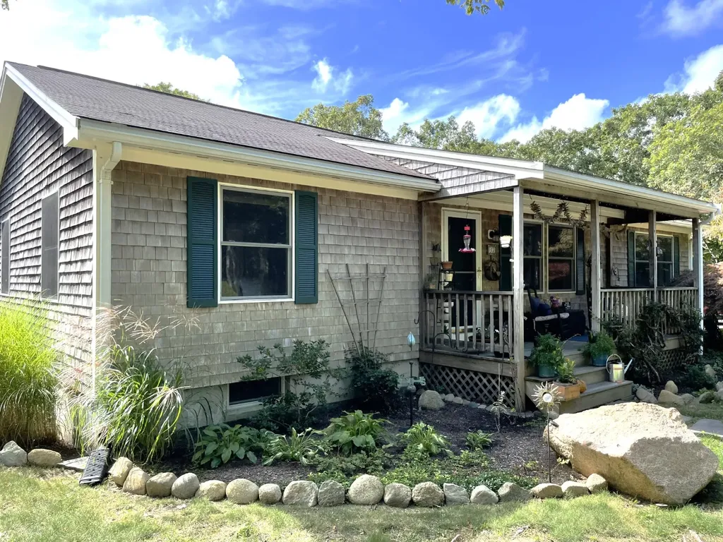 32 Meshaket Way Oak Bluffs MA 02557