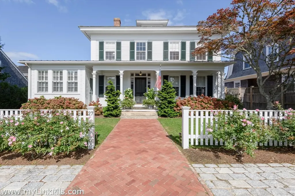 27 Pierce Lane Edgartown MA 02539