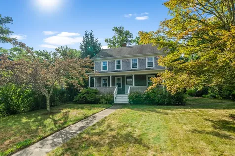 125 Skiff Avenue Vineyard Haven MA 02568
