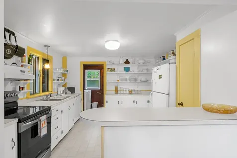 125 Skiff Avenue Vineyard Haven MA 02568