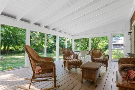 125 Skiff Avenue Vineyard Haven MA 02568
