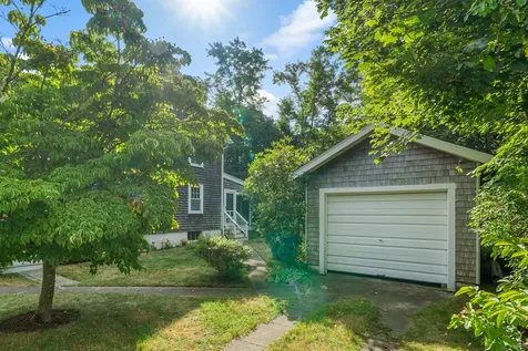 125 Skiff Avenue Vineyard Haven MA 02568
