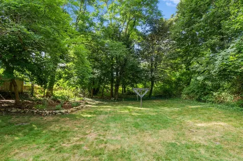 125 Skiff Avenue Vineyard Haven MA 02568