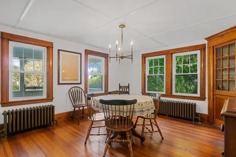125 Skiff Avenue Vineyard Haven MA 02568