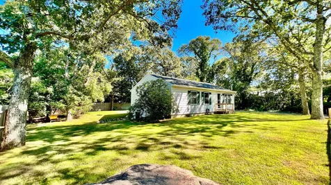 14 Cottage Street Vineyard Haven MA 02568