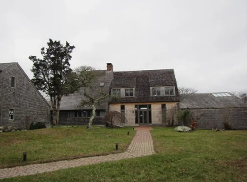 62 Gosnolds Way Chilmark MA 02535