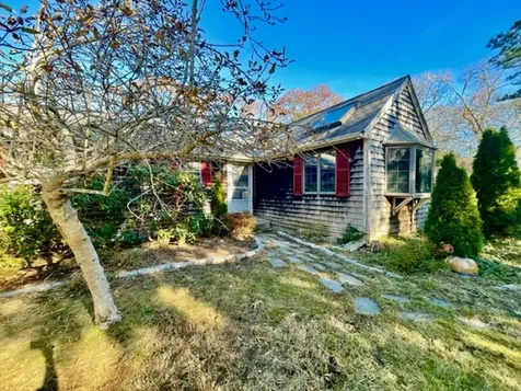 18 Lagoon Avenue Vineyard Haven MA 02568